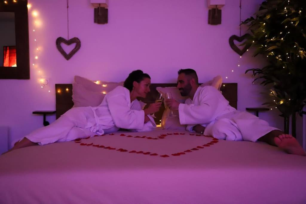 Love Room Unique - Sauna / Jacuzzi Шарлевіль-Мезьєр Екстер'єр фото