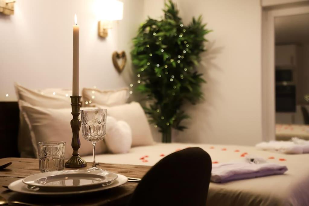 Love Room Unique - Sauna / Jacuzzi Шарлевіль-Мезьєр Екстер'єр фото