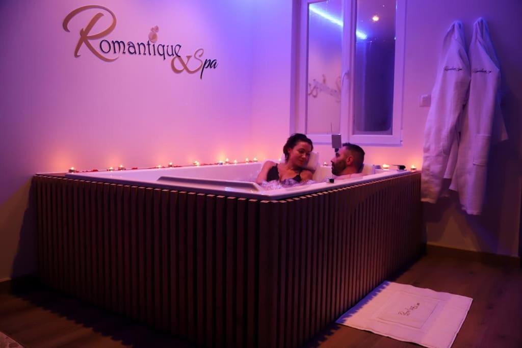 Love Room Unique - Sauna / Jacuzzi Шарлевіль-Мезьєр Екстер'єр фото